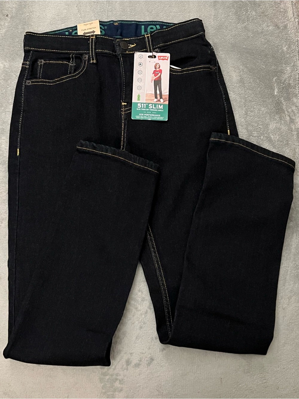 Levi's Slim Jeans in Black Denim with Contrast Stitching